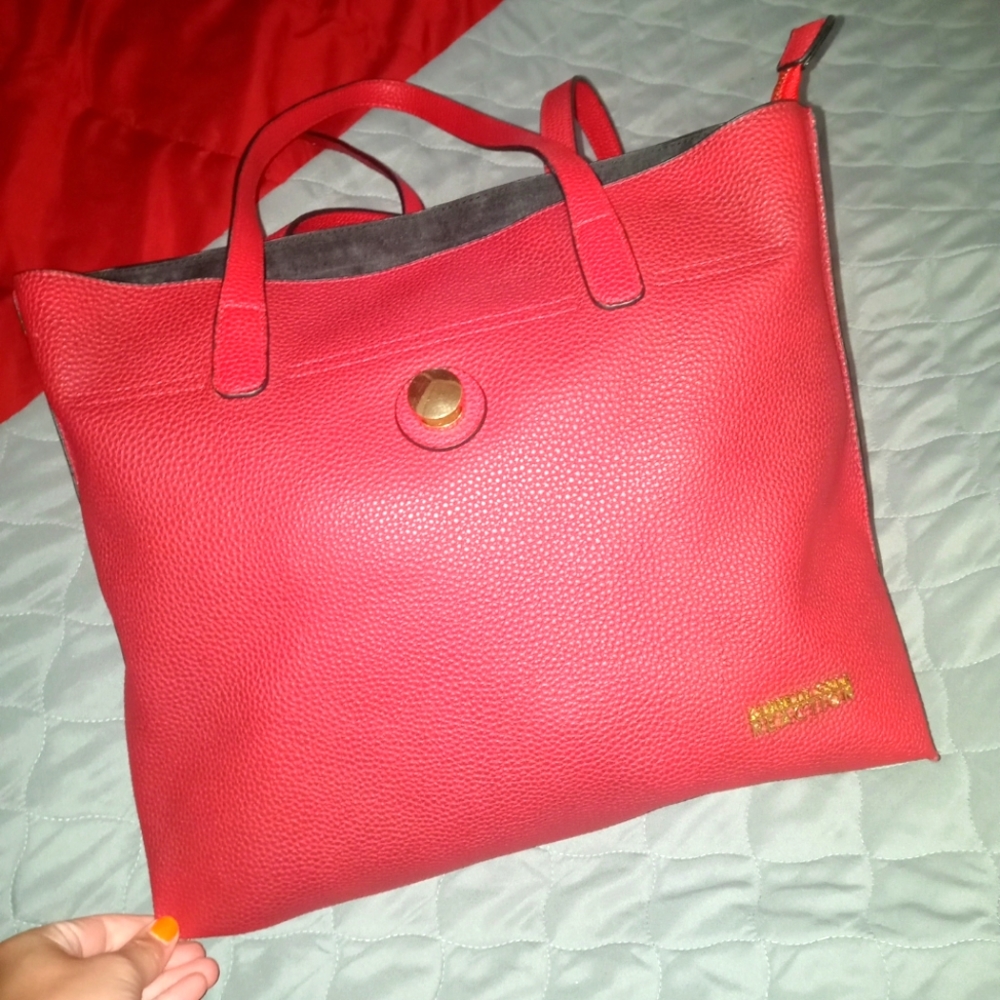 Red Kenneth Cole reaction